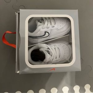 Nike force 1 crib shoe